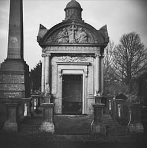 undercliffe cemetery monument